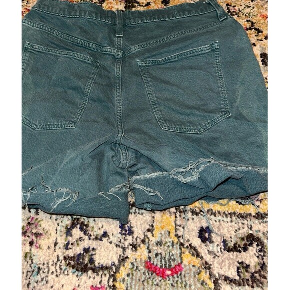 Universal thread green shorts - Picture 3 of 3